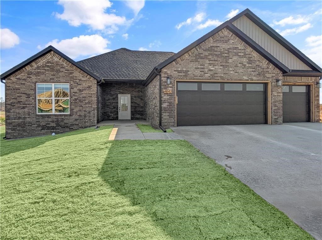 Be the first to live in this brand new beautiful home perfectly situated minutes from the 612 bypass right in the middle of all Northwest Arkansas has to offer. Four bedrooms, two bathrooms, and a three car garage. Open floor plan, lots of natural light,and plenty of storage. Plus clean, clean, clean!