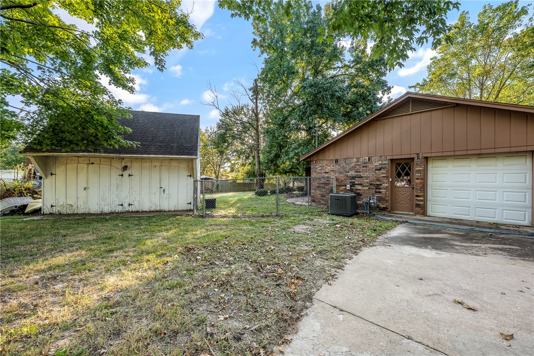 North Brush Creek Hills Unit 1 Rogers - Residential