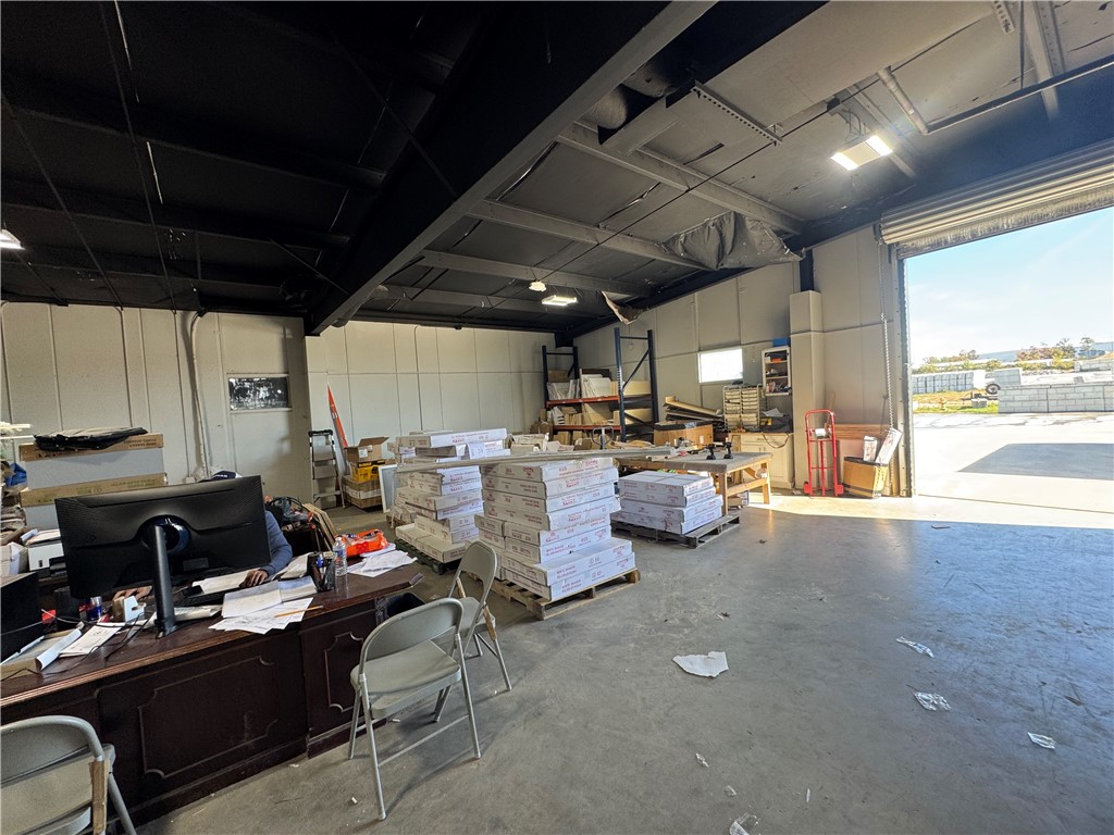 JACOBS SUB-ROGERS - Commercial Lease