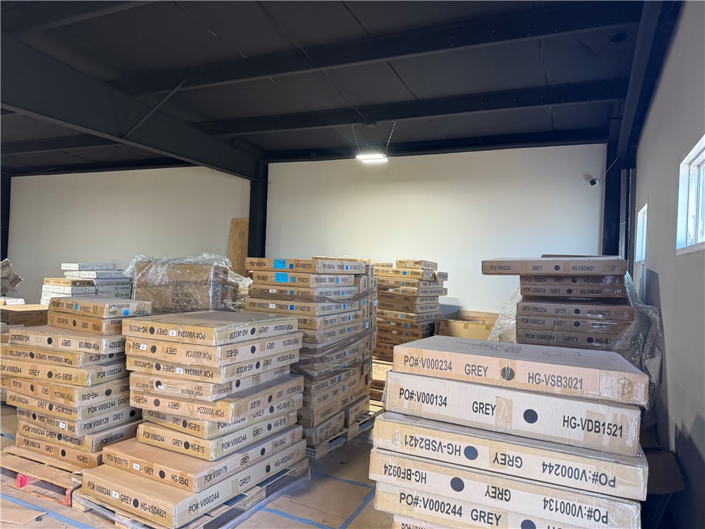 JACOBS SUB-ROGERS - Commercial Lease