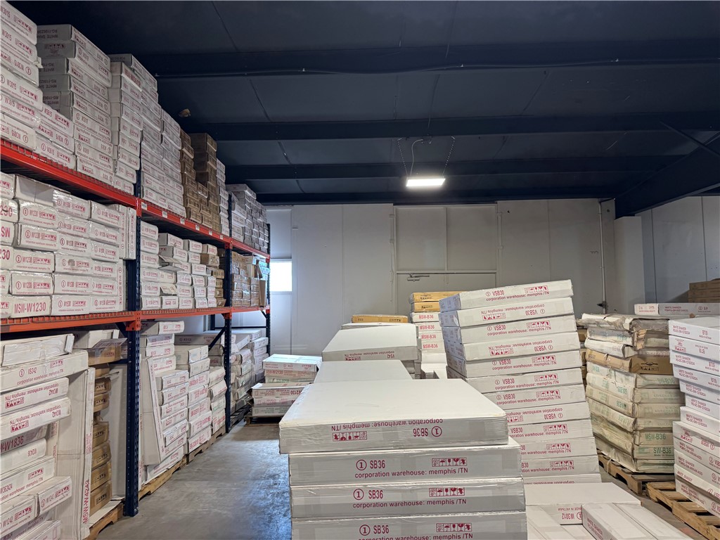 JACOBS SUB-ROGERS - Commercial Lease