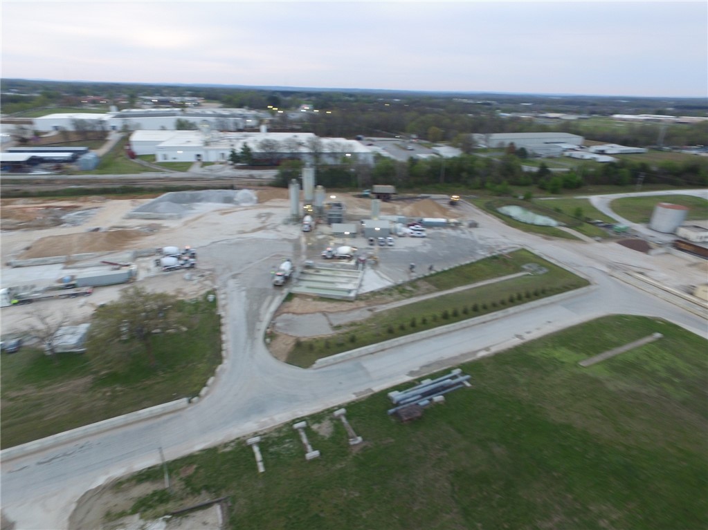 JACOBS SUB-ROGERS - Commercial Lease