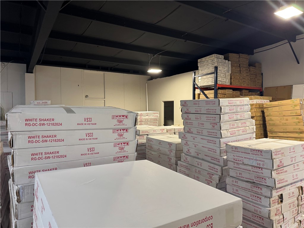 JACOBS SUB-ROGERS - Commercial Lease