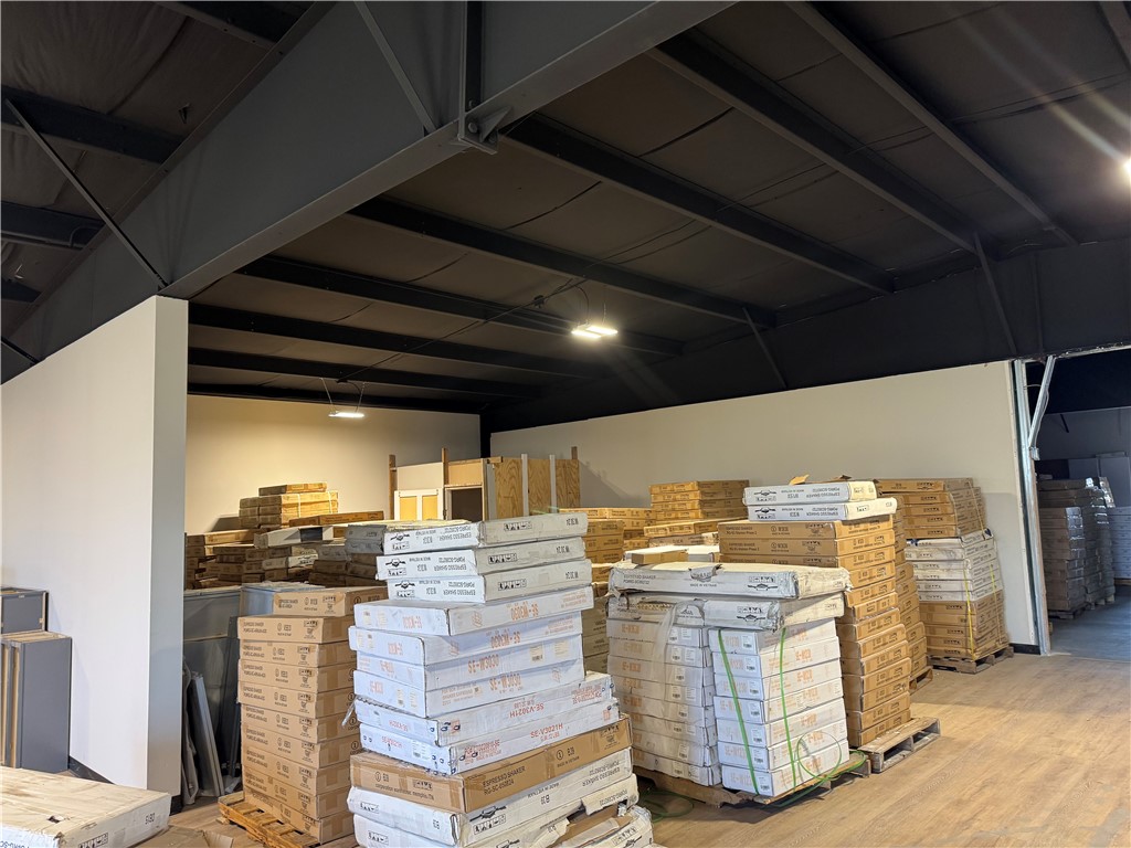 JACOBS SUB-ROGERS - Commercial Lease