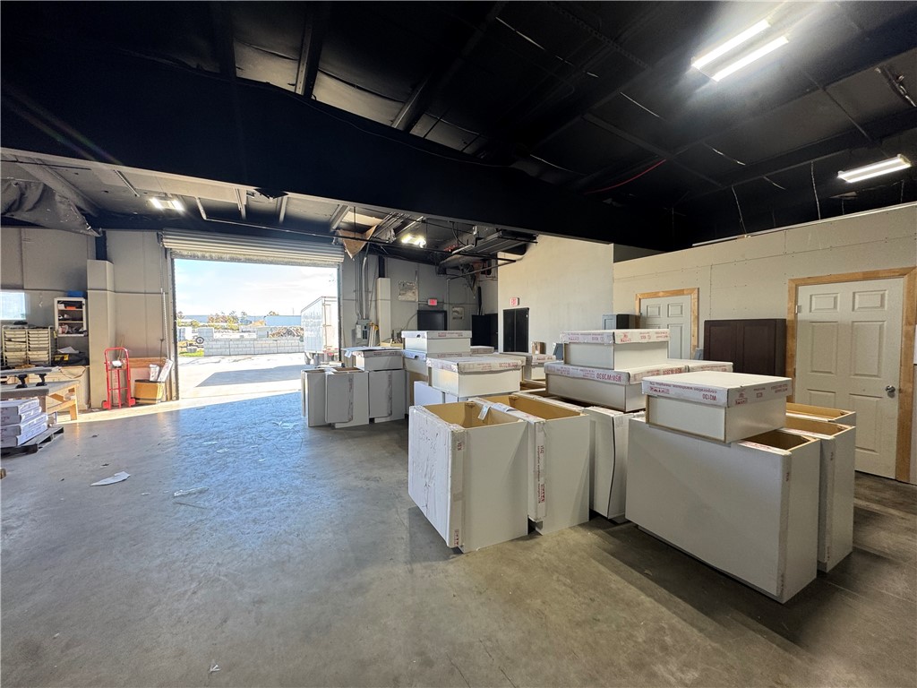 JACOBS SUB-ROGERS - Commercial Lease