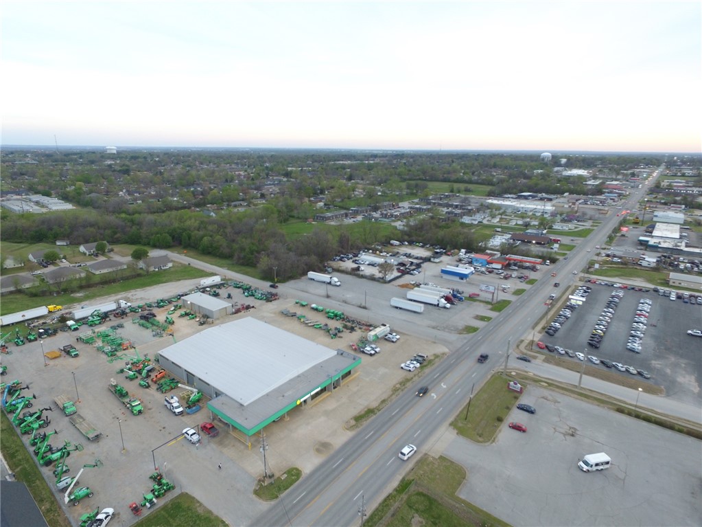 JACOBS SUB-ROGERS - Commercial Lease