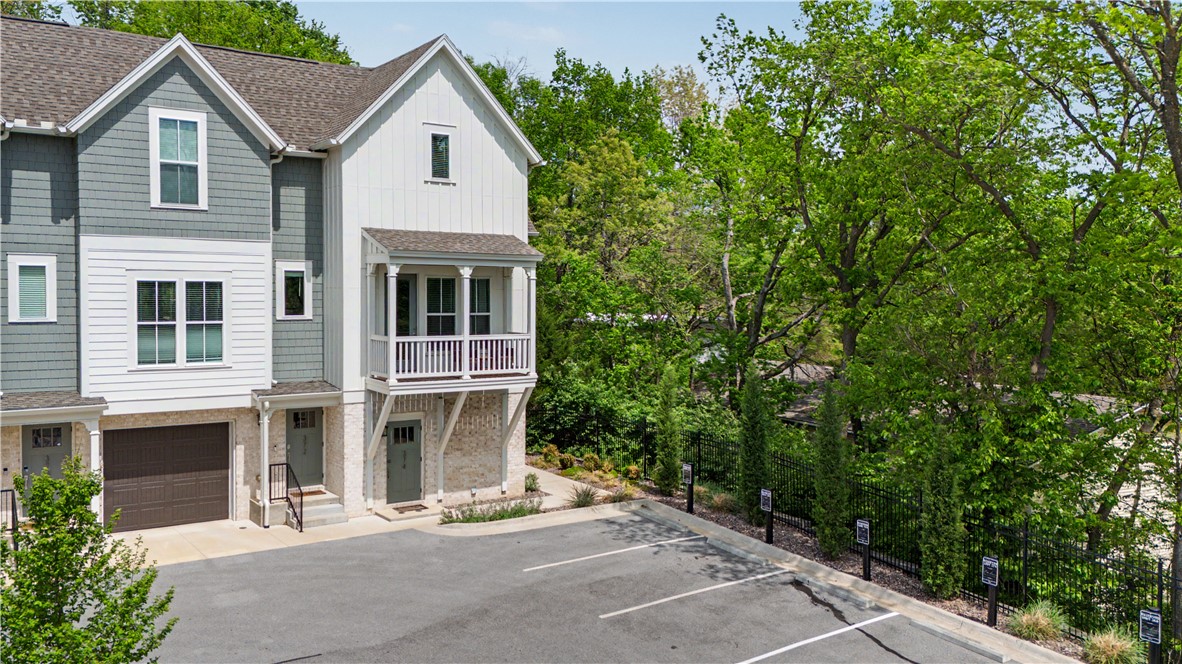 Hill Ave Twnhms Hpr - Residential