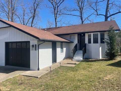 Photo of 2300 Oakwood Avenue, Bentonville, AR 72712 (MLS # 1361034)