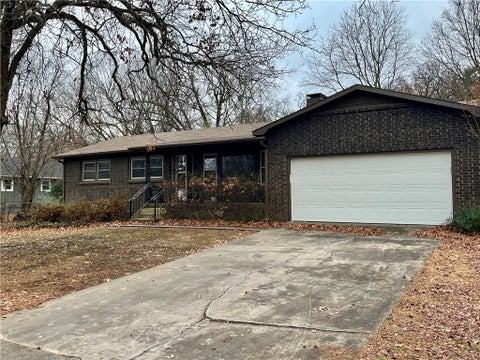 Photo of 119 Miller Street, Fayetteville, AR 72703 (MLS # 1361530)
