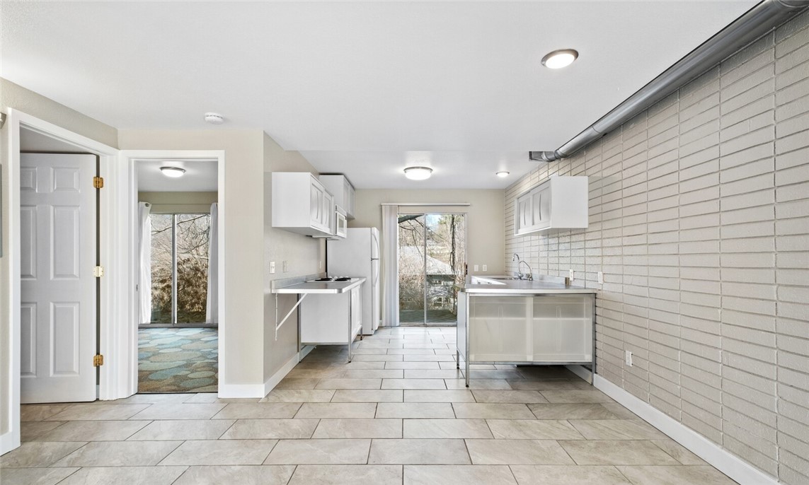 Putmans Add - Residential Lease
