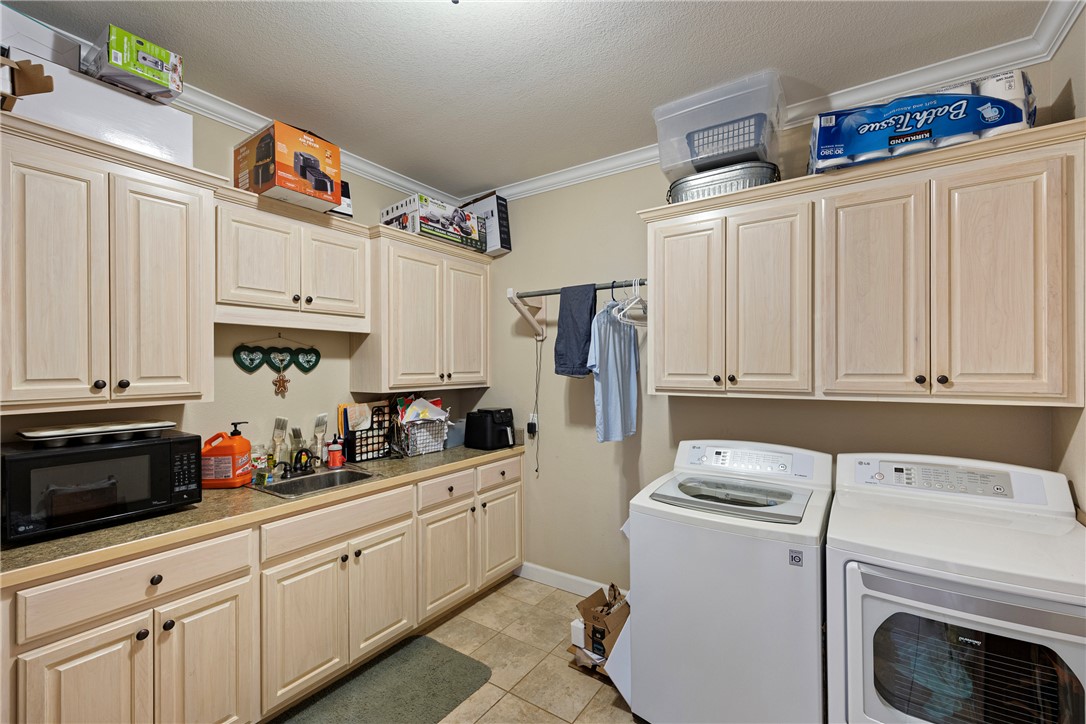 ROCK WALL HEIGHTS - Residential