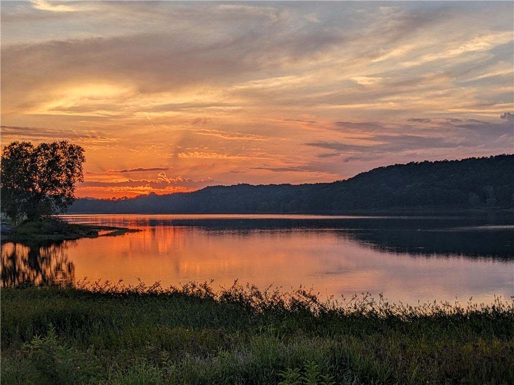 ROCK WALL HEIGHTS - Residential