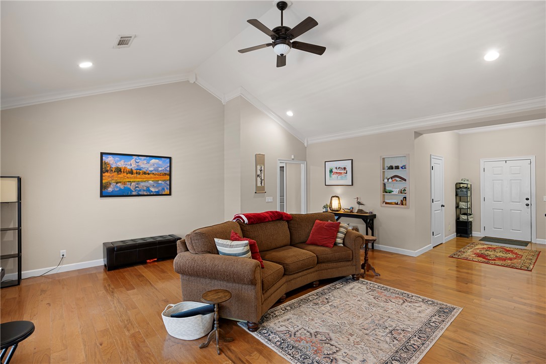 ROCK WALL HEIGHTS - Residential