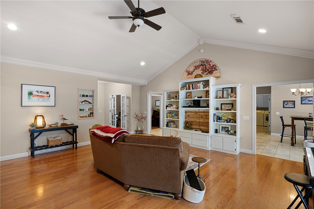 ROCK WALL HEIGHTS - Residential