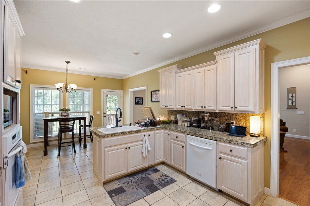 ROCK WALL HEIGHTS - Residential