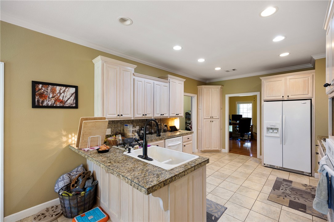 ROCK WALL HEIGHTS - Residential