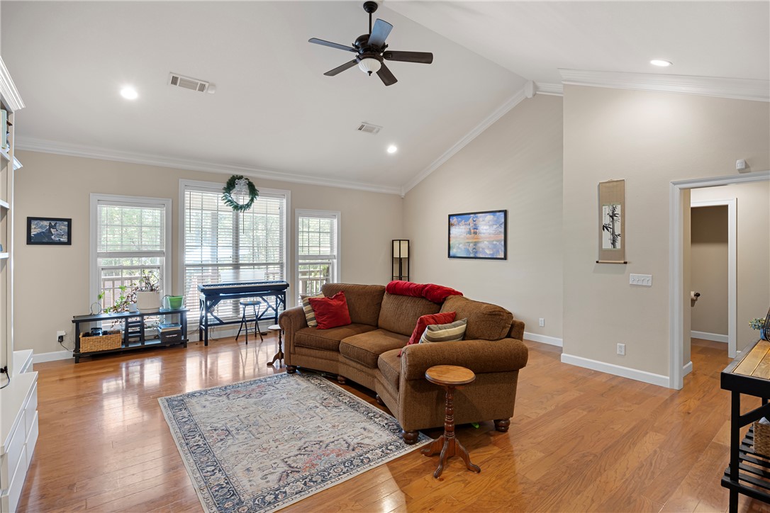 ROCK WALL HEIGHTS - Residential