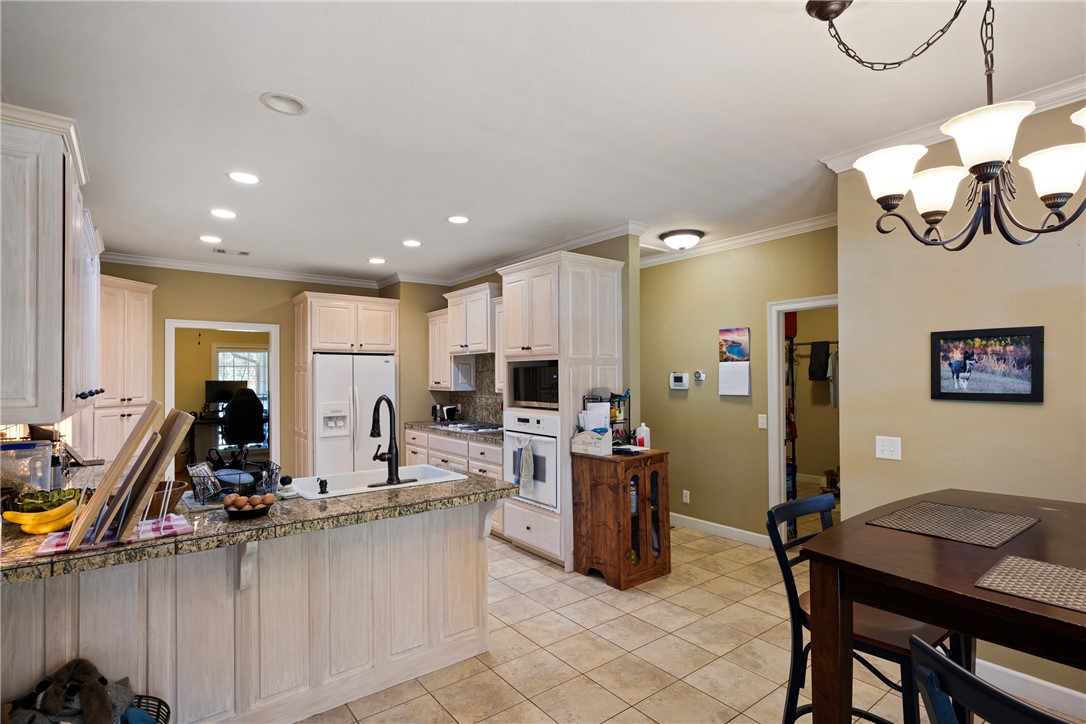 ROCK WALL HEIGHTS - Residential