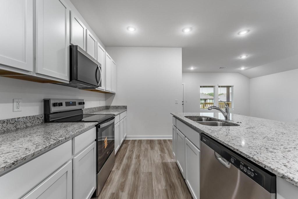 Applewood Estates - Residential Lease