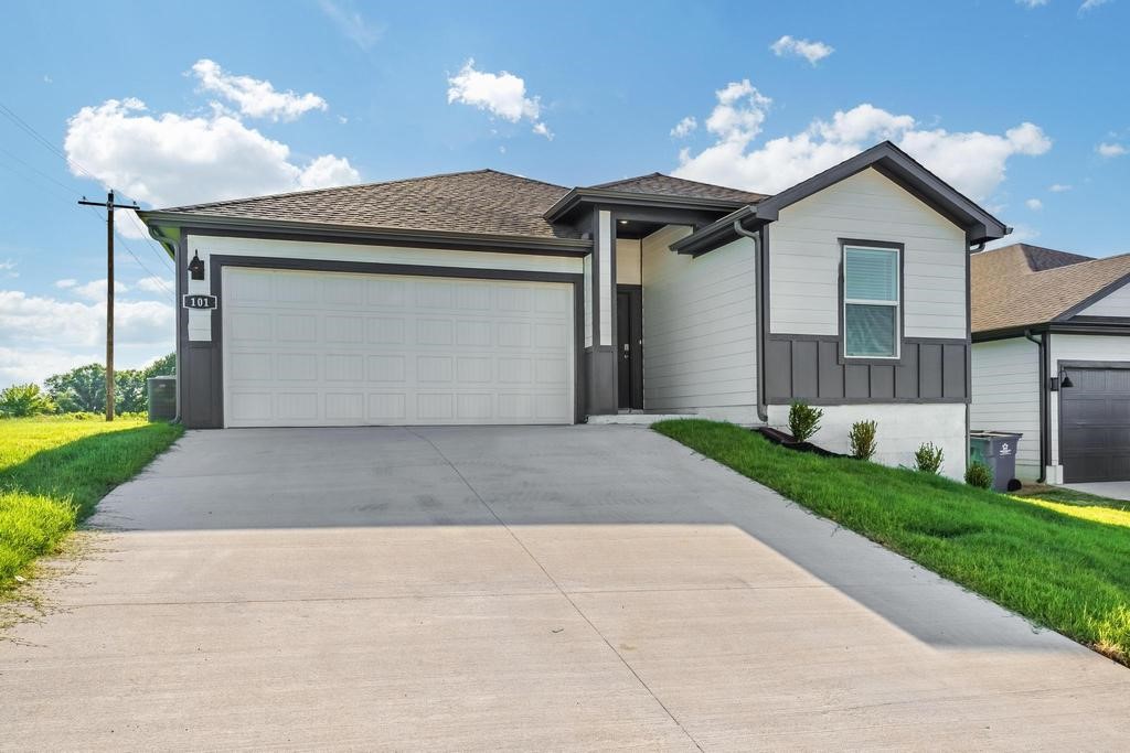 Applewood Estates - Residential Lease