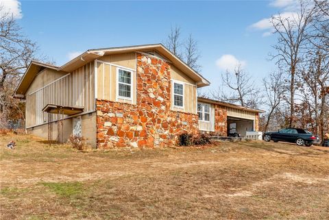Photo of 901 Lynwood Avenue, Horseshoe Bend, AR 72512 (MLS # 1334312)