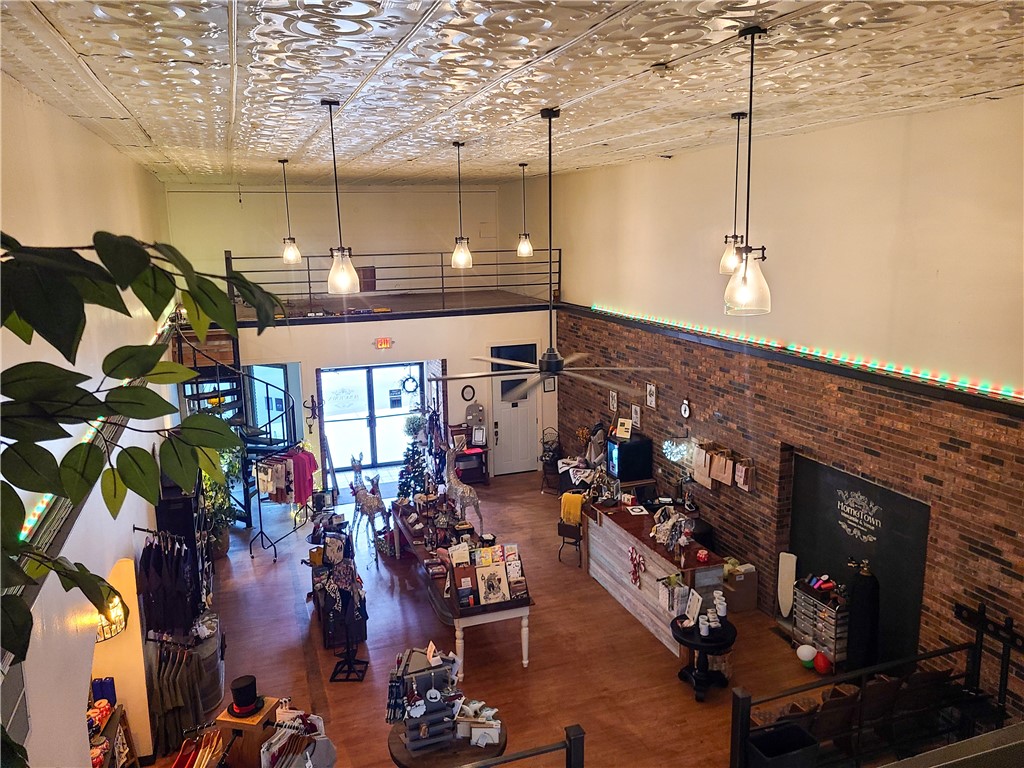 Gravette Orig Gravette - Commercial Lease