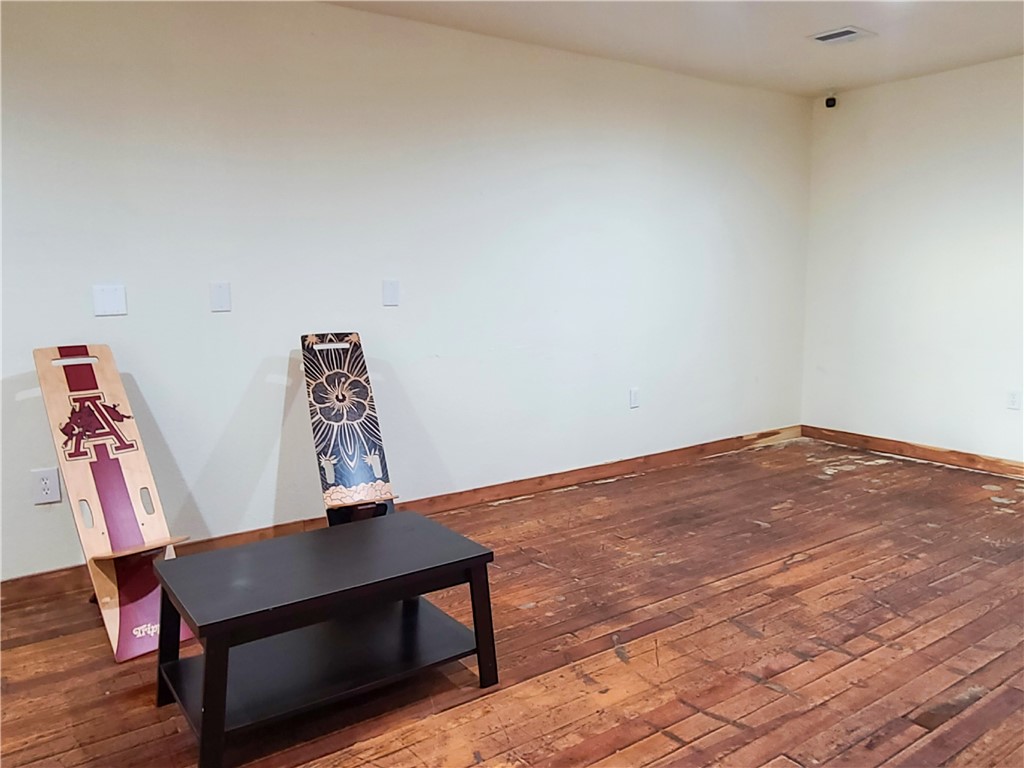 Gravette Orig Gravette - Commercial Lease