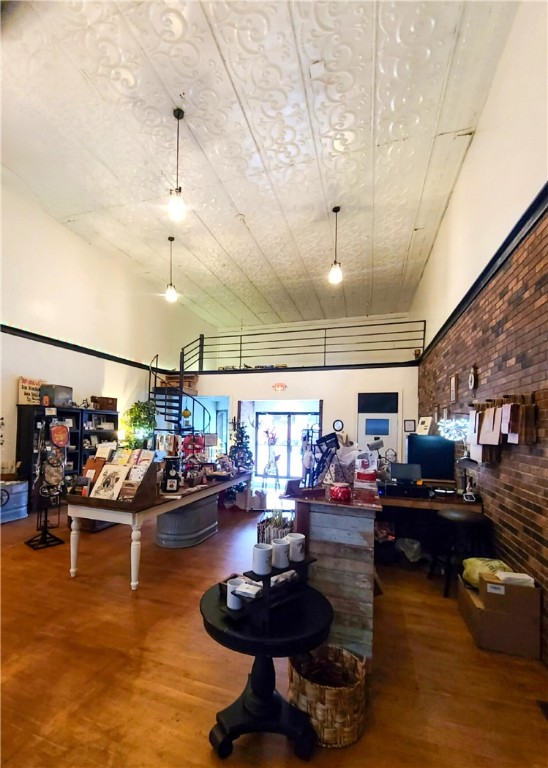 Gravette Orig Gravette - Commercial Lease