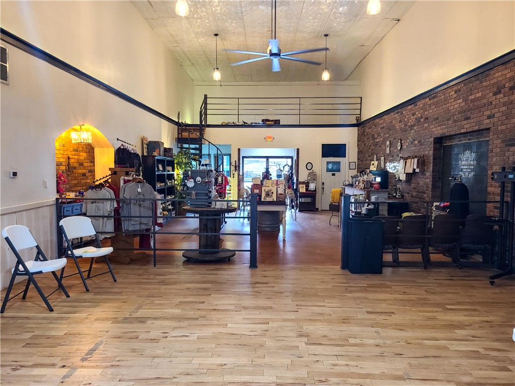 Gravette Orig Gravette - Commercial Lease