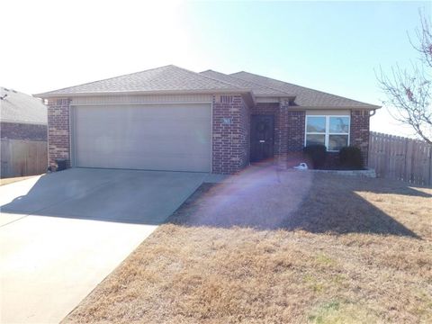 Photo of 7931 Bridgegate Avenue, Springdale, AR 72762 (MLS # 1336853)