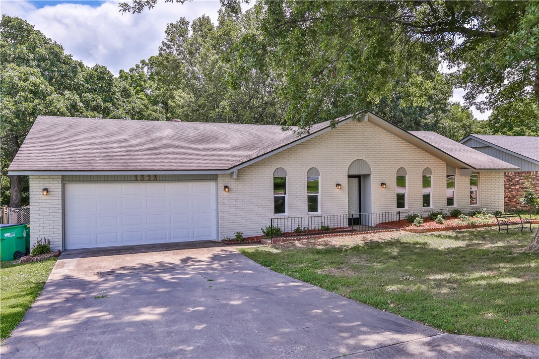 Remodeled Beautiful 3 bedroom home with an extra room that can be used to fit your family needs. Located in an established neighborhood, close to schools and near shopping.