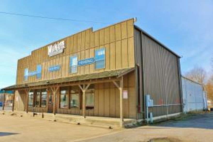 This site has unlimited commercial possibilities:  retail, warehouse, restaurant, service, etc.