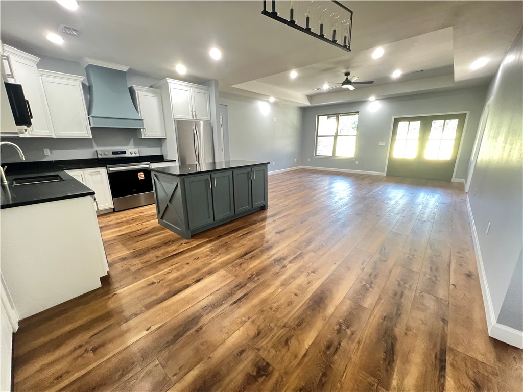 Mary Manor - Residential