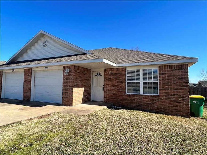 Great 2 bedroom 2 bath duplex for lease in Centeton! Hard flooring throughout, privacy fenced backyard, 1 car garage, corner lot and refrigerator included as a courtesy to the tenants! Ready to move in! Call today to schedule your private showing.