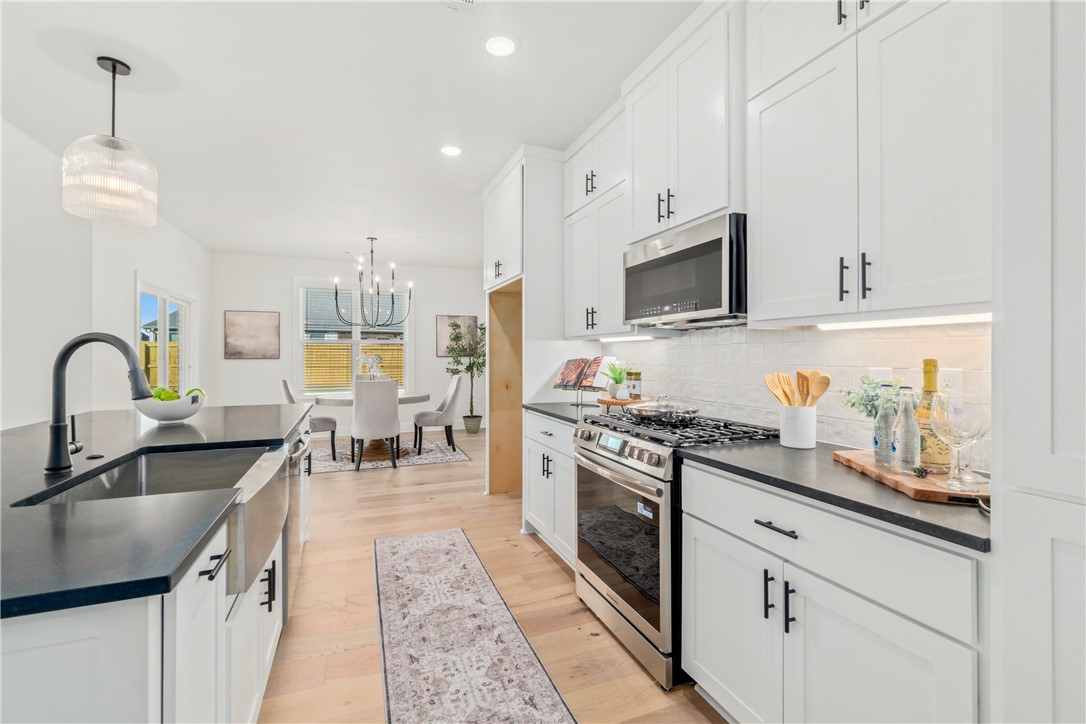 ARLINGTON SUB PH 2-PEA RIDGE - Residential