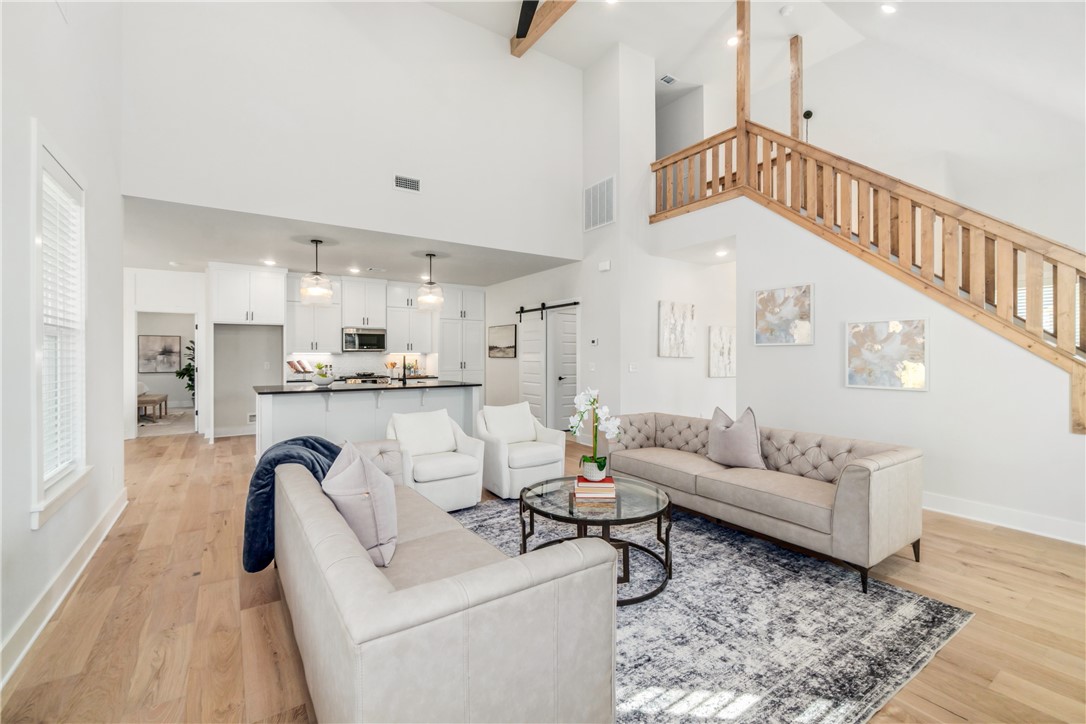 ARLINGTON SUB PH 2-PEA RIDGE - Residential