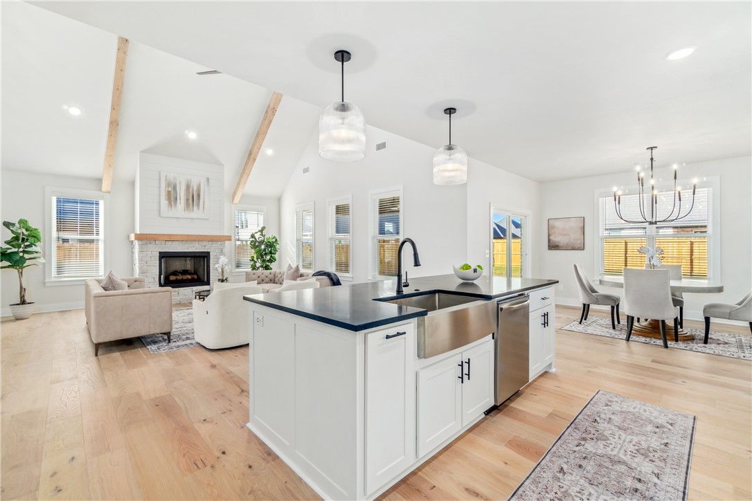 ARLINGTON SUB PH 2-PEA RIDGE - Residential