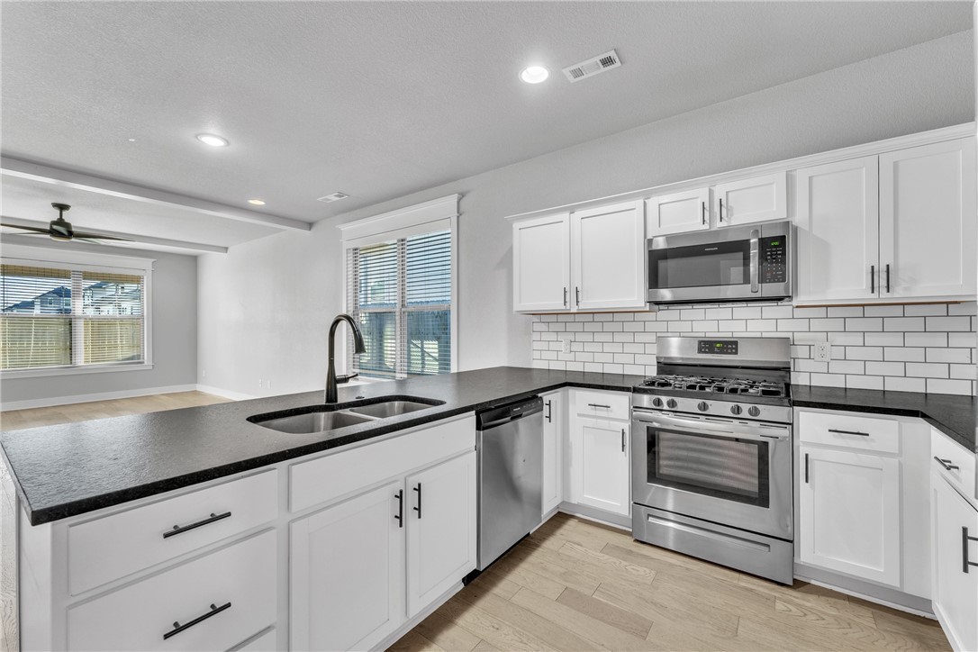 Grove Ph Iii, The Rogers - Residential