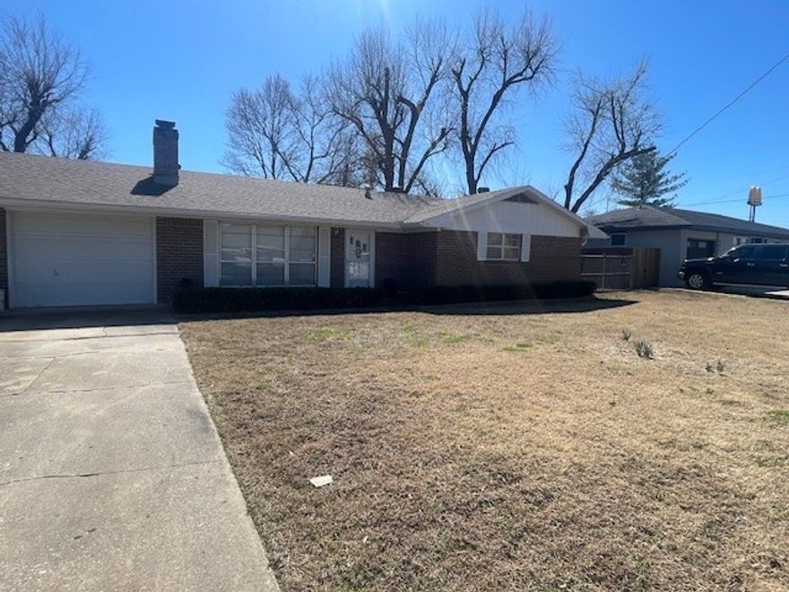 Located in the heart of the thriving Westside neighborhood, Offers a prime opportunity for anyone looking to immerse themselves in the Downtown Bentonville lifestyle. This property combines the charm of established residential living with the unbeatable convenience of being just blocks away from the city's most iconic attractions.