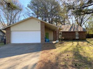 Beautiful house waiting to become your next home! 3 bedrooms and 2 full baths, granite countertops, vaulted ceiling in the living room is a must have. Mature trees, 2 car garage - new garage door just installed. Cozy breakfast nook with large windows looking out to the large fully fenced backyard. Call today for a showing!