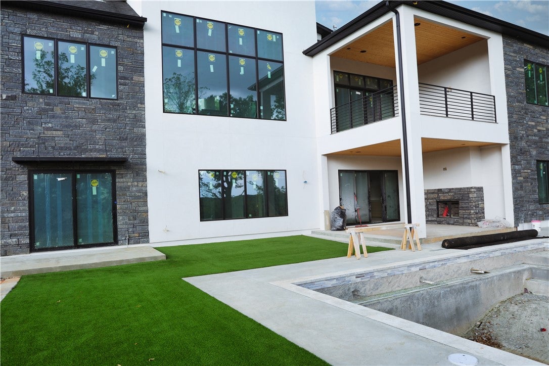 33 W Wimbledon Way