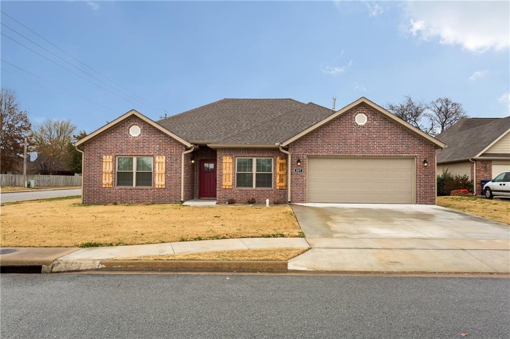 Nearly new 3 yr old home on the corner lot in an established neighborhood with huge fenced back yard! Very Large master bedroom with spacious walk-in-closet and double sinks & vanities in master bath! Nice granite counter tops in kitchen & baths, tray ceiling in dining, living and master bedroom, recessed canned lighting in kitchen, living & master, gorgeous cabinets with lazy susan, built-in desk & pantry, oversized garage with keyless entry, cedar shutters, covered patio with a nice view & so much more!!