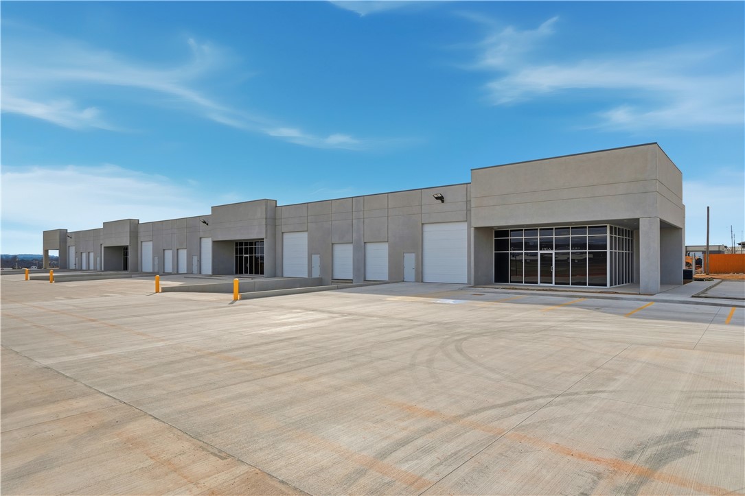 Springdale Outlots - Commercial Lease