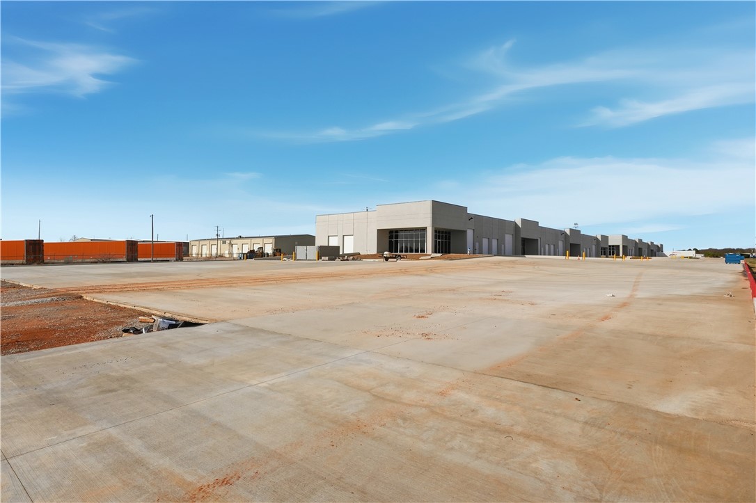 Springdale Outlots - Commercial Lease