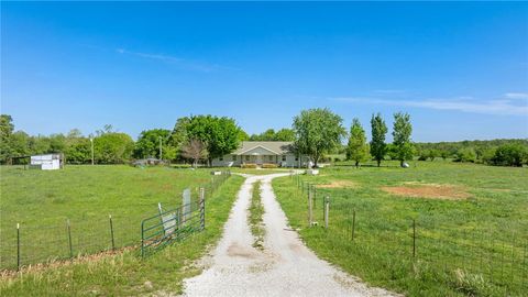 Photo of 727 Banner Road, Goodman, MO 64843 (MLS # 1344430)