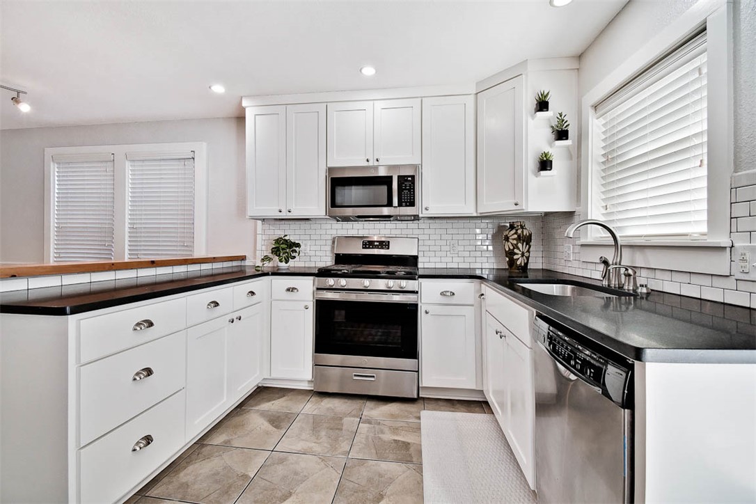 TJ Hollands - Residential