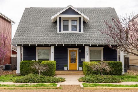 Photo of 452 SW B Street, Bentonville, AR 72712 (MLS # 1339286)