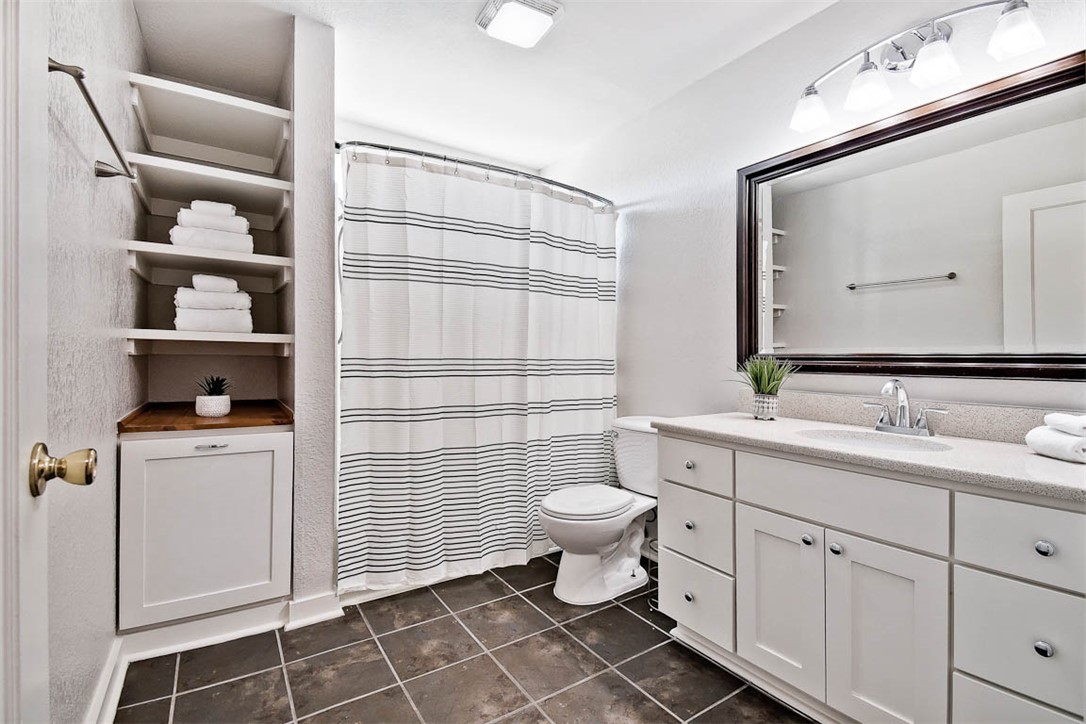 TJ Hollands - Residential