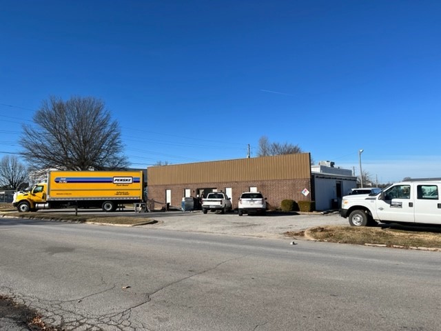 Lab / Flex / Industrial space for lease. Fully conditioned 5,700 SF building with 10' - 16' ceiling heights.