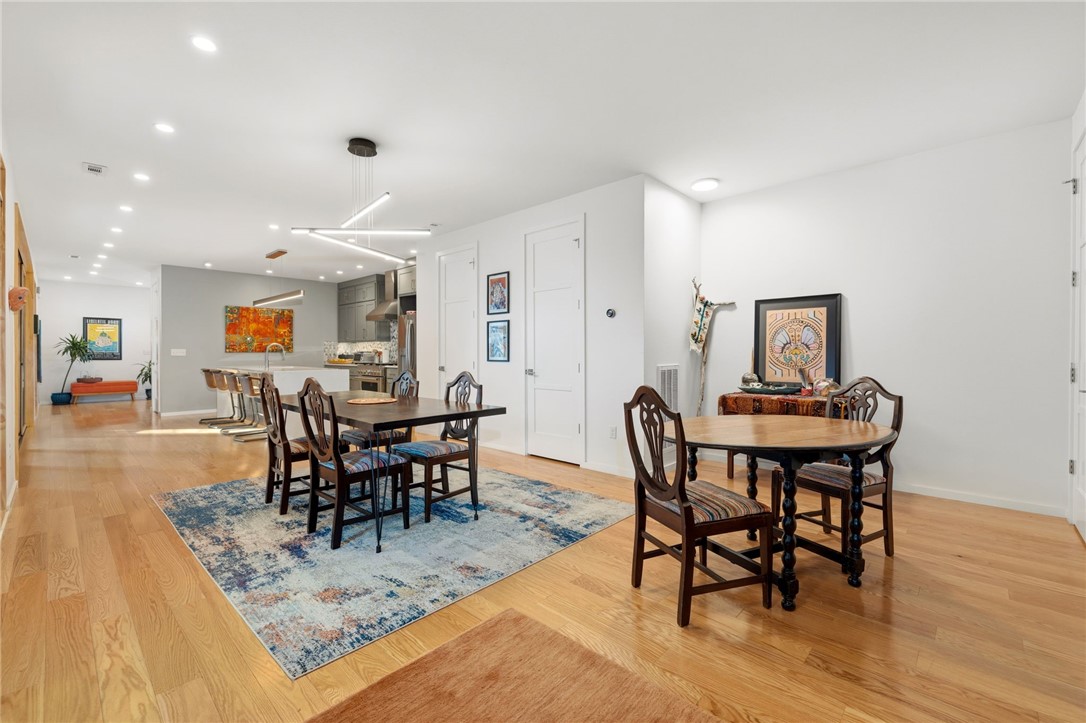 AJ SUB-BENTONVILLE - Residential Lease